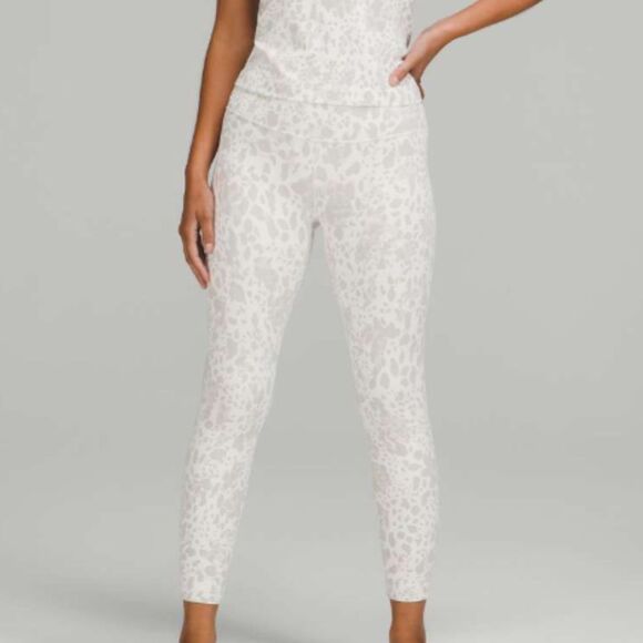 Women Lululemon Align High-Rise Pant 25" Cheetah Camo Antique White Multi Size 6 - Picture 1 of 8